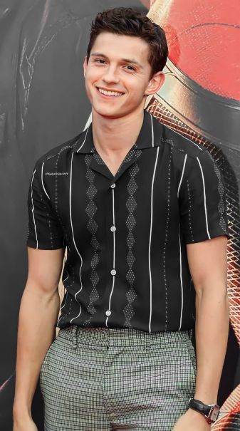 Tom Holland como Homem-Aranha